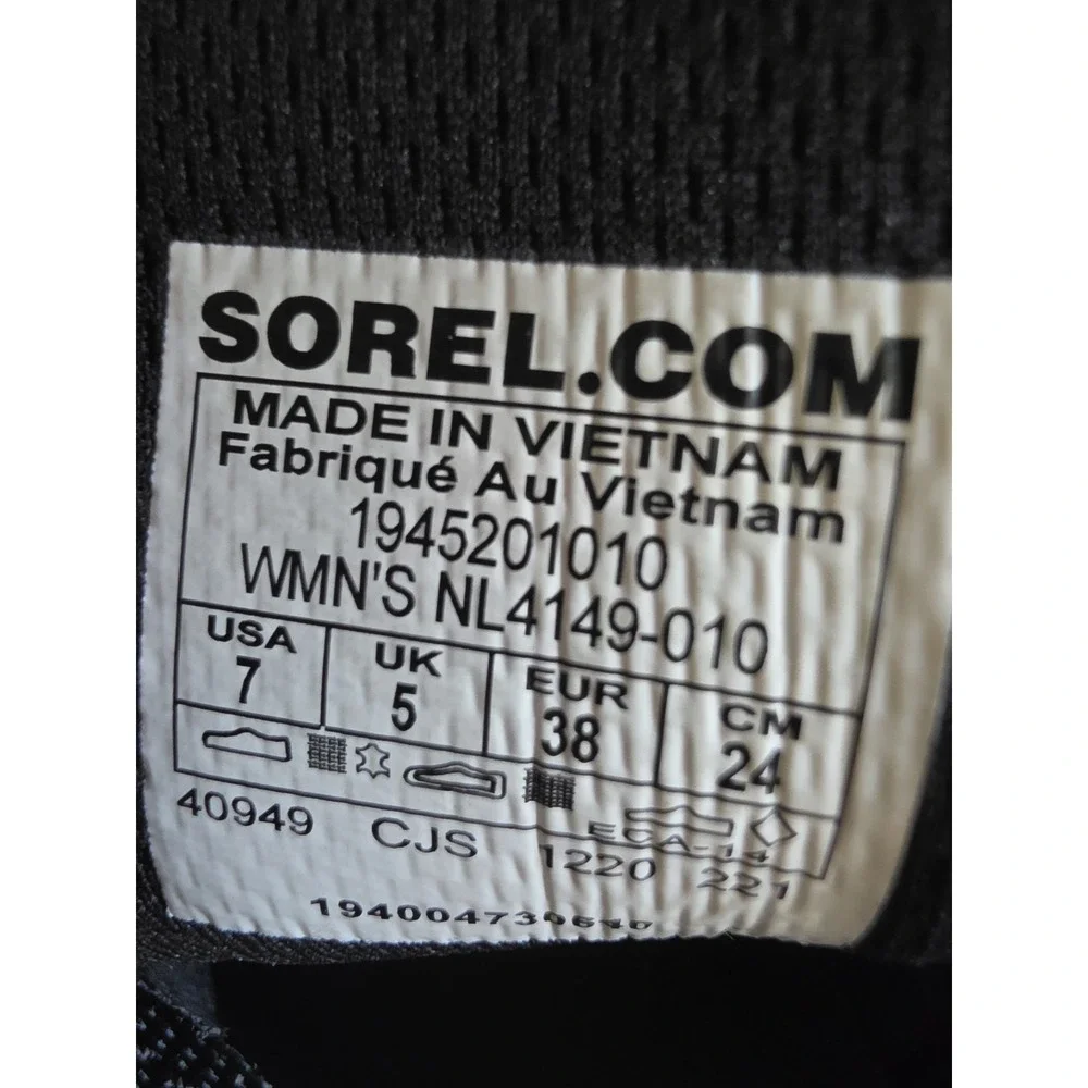 Sorel Women's Kinetic Rnegd Strap Shoes Sneakers in Black White Size 7
